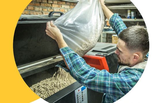 UOKiK i Inspekcja Handlowa sprawdzili jakość paliw. Ponad 30 próbek nie spełniło norm