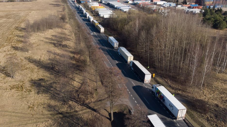 14 marca, protest przeciwko transportowi towarów do Rosji i Białorusi, kolejka ciężarówek do polsko-białoruskiego przejścia granicznego w Koroszczynie 