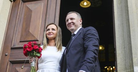 Kontrowersje wokół drugiego ślubu Kurskiego. "W kościele da się wszystko załatwić"