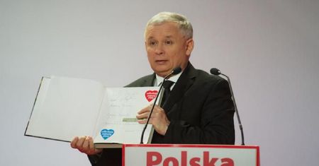 Najciekawsze aukcje i darczyńcy. Wiesz, kto przez lata wspierał WOŚP?