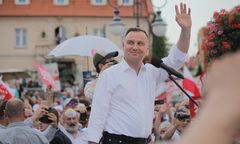 Afera mailowa. Zadziwiający wątek o Andrzeju Dudzie, COVID-19 i relikwiach św. Jadwigi Śląskiej