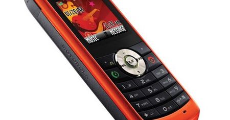 Motorola W230 - telefon na każdą kieszeń