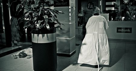 Przed nami kolejna edycja Nocy Zagadek by Let Me Out. Zombie opanują Galerię Olimp!