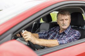Co z seniorami za kółkiem? Unia Europejska podjęła decyzję ws. badań lekarskich
