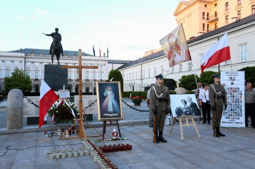 Gdzie stanie pomnik smoleński? PiS i stołeczny ratusz typują lokalizacje