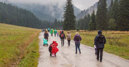 Dziwią się, gdy słyszą "dzień dobry" na szlaku. Skąd wziął się ten zwyczaj?