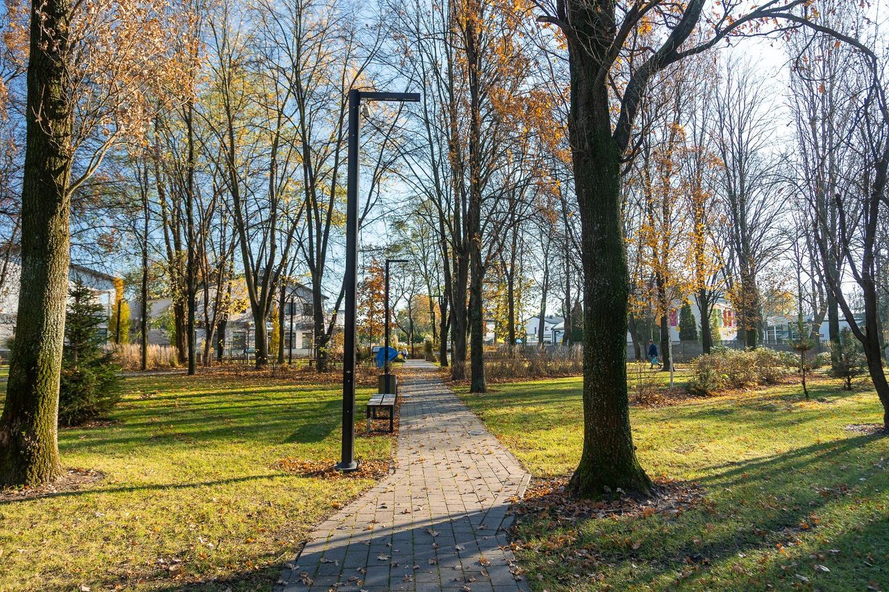 Konstantynów Łódzki: Skwerek im. majora Hubala skłania do przemyśleń