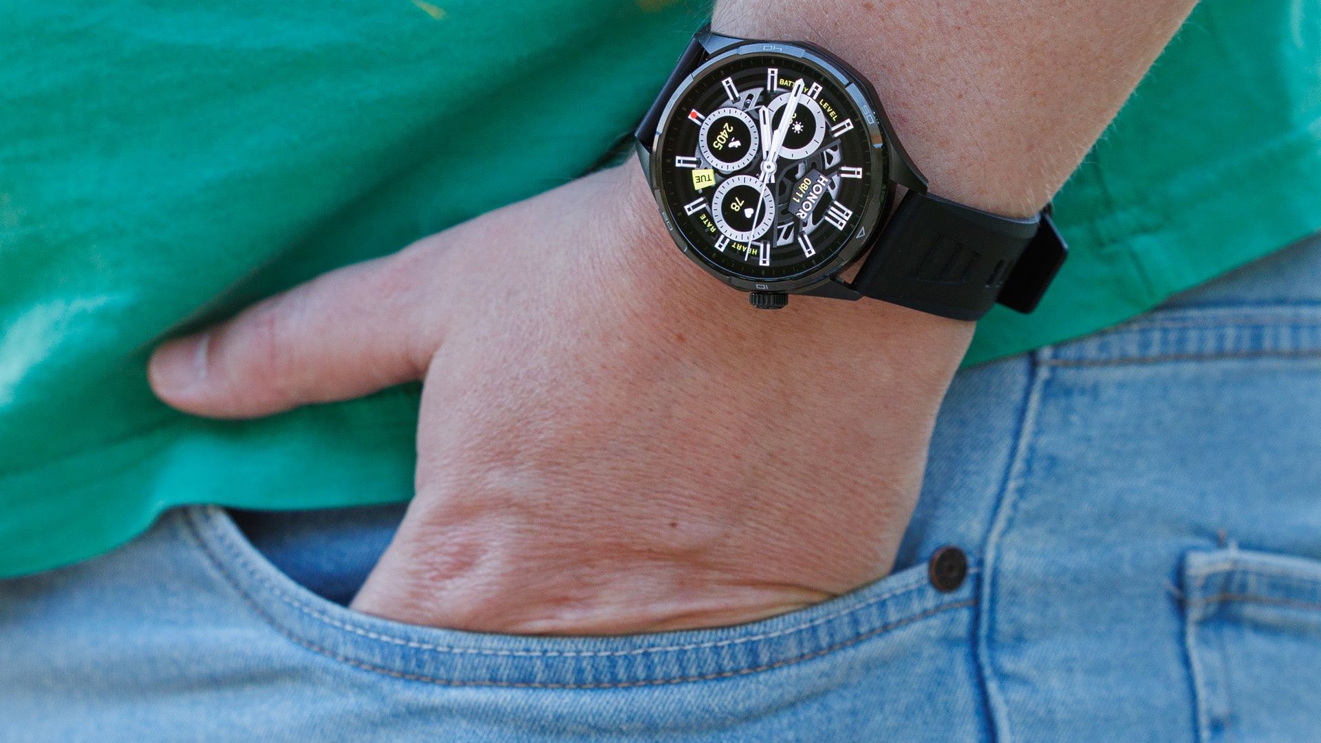 HONOR Watch 6 na dłoni