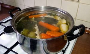 Nigdy nie dodawaj do rosołu. Lekarka tłumaczy, dlaczego