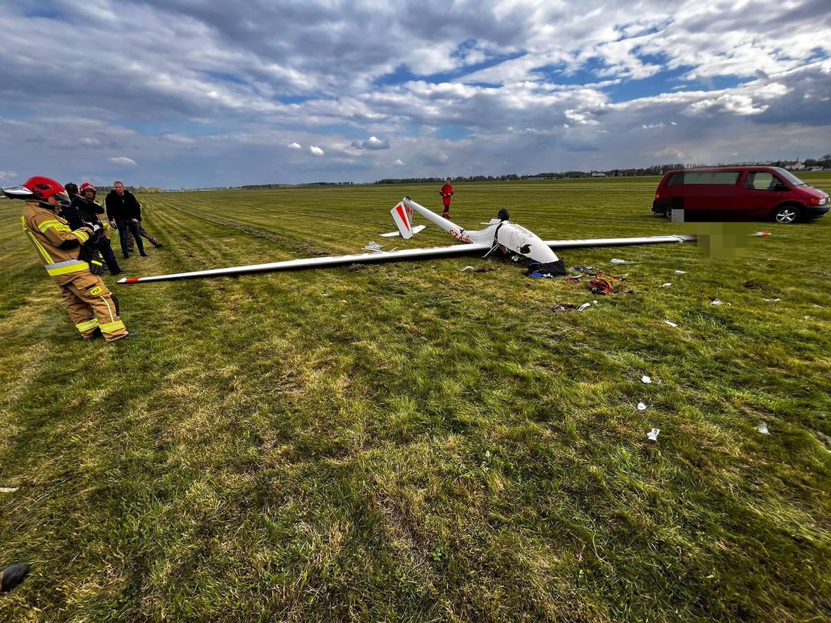 wypadek, szybowiec, pilot Szybowiec runął na ziemię. Pilot trafił do szpitala