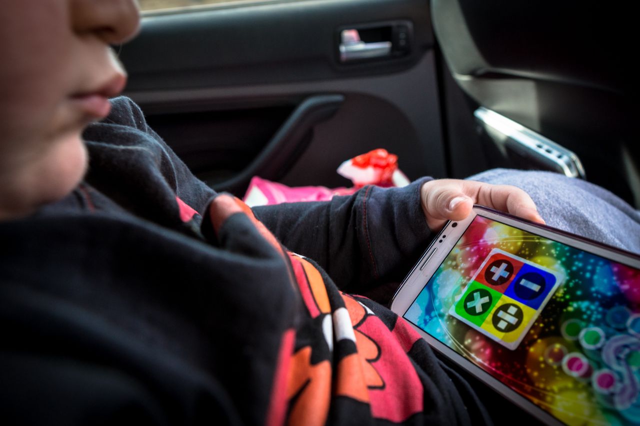 Długa podróż? Te gry na smartfona zajmą Twoje dziecko na długo