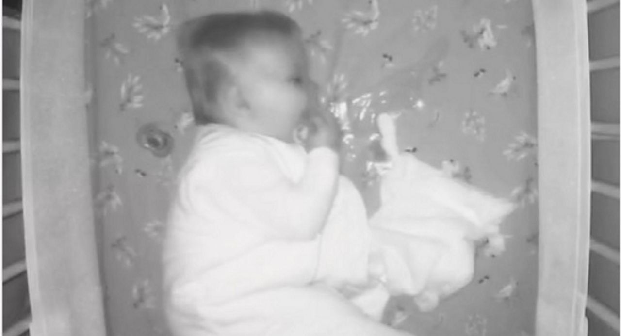 Pojawiają się podczas gorączki. Gdy je zauważysz, biegiem do lekarza