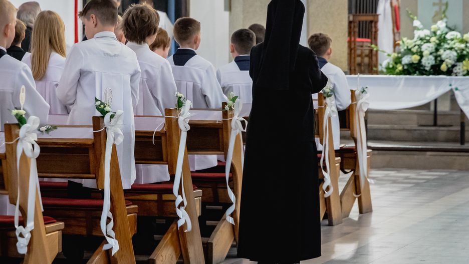 Co dać w prezencie z okazji pierwszej komunii świętej? - zdjęcie poglądowe