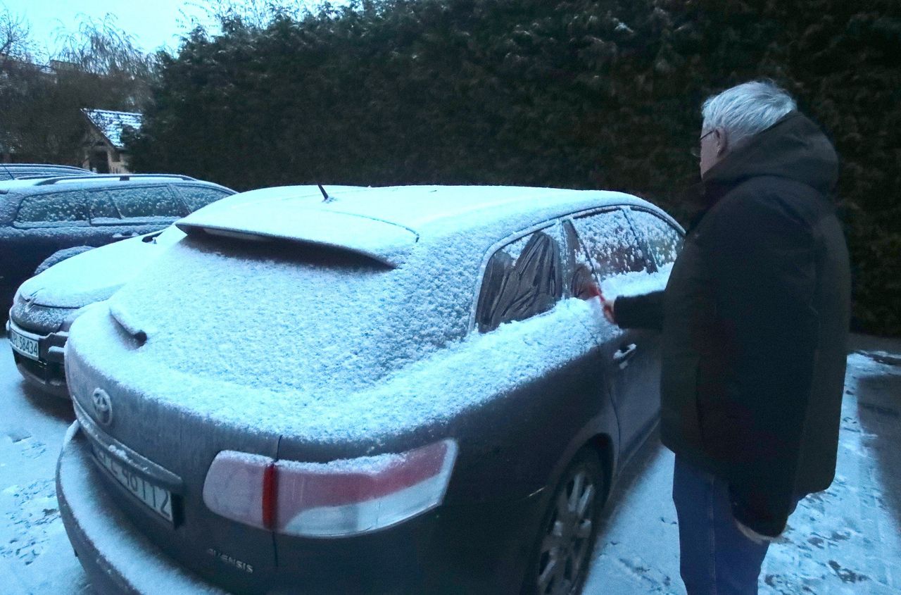 Szczecin: Śnieżny poranek i pierwsze utrudnienia na drogach