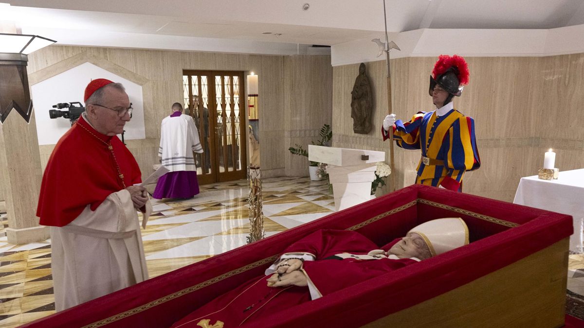 Kardynałowie żegnają papieża Franciszka