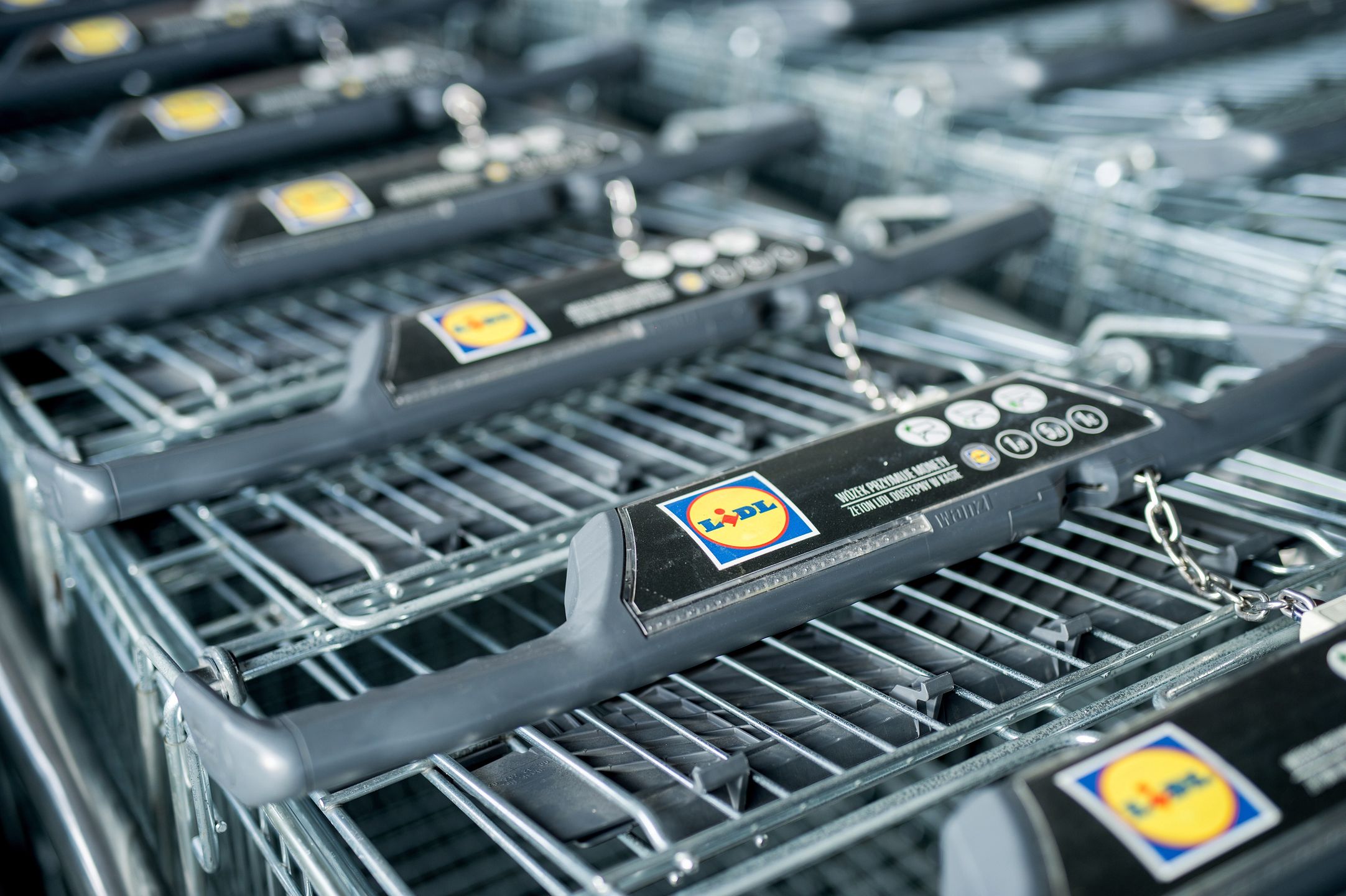 Lidl Polska chce wesprzeć pracowników, więc opłaci konsultacje telefoniczne ze specjalistami z różnych dziedzin