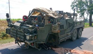 Osobówka wjechała w amerykański pojazd wojskowy