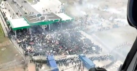 Tłumy migrantów na przejściu granicznym. Nagranie z Kuźnicy