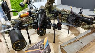 Dron spadł w Józefowie. Była to konstrukcja z polskiej instytucji
