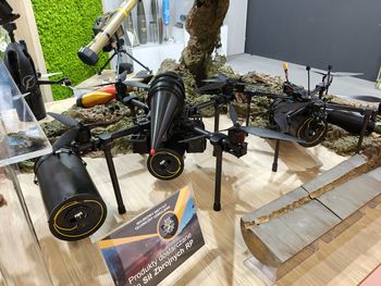 Dron spadł w Józefowie. Była to konstrukcja z polskiej instytucji