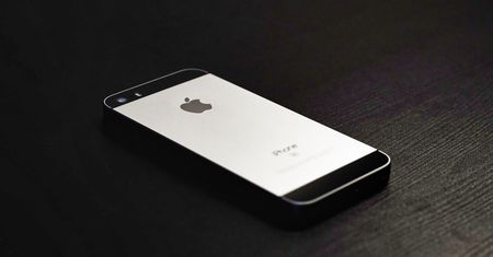 iOS 15: Apple może odciąć iPhone 6s i SE od aktualizacji