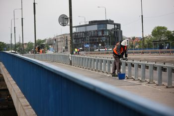 Czterodniowy tydzień pracy nie wszędzie się uda. Inne zmiany są potrzebniejsze