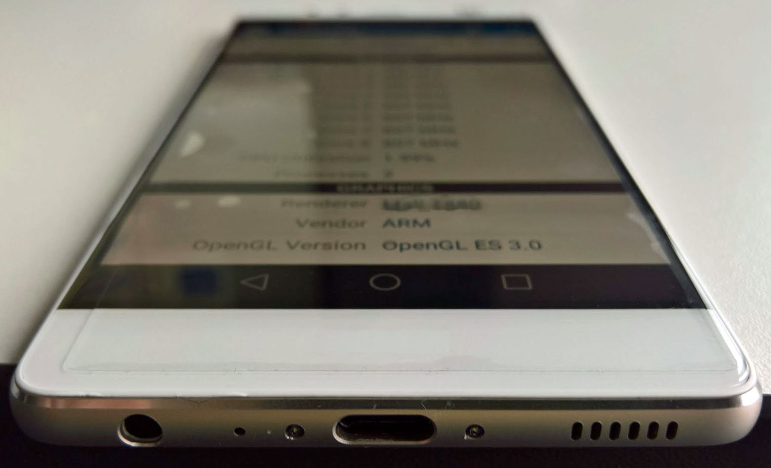 Czy tak będzie wyglądało pierwsze dziecko Leiki i Huawei? 3