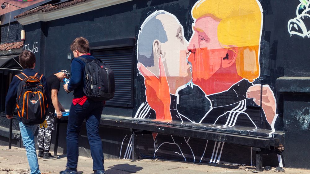 Trump i Putin na muralu z depositphotos