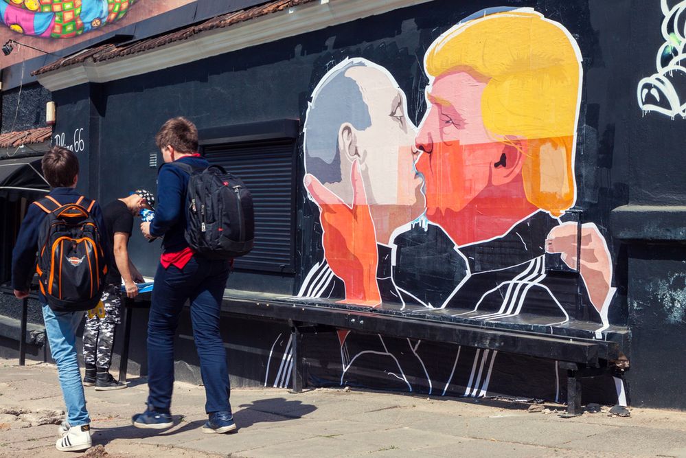 Trump i Putin na muralu z depositphotos