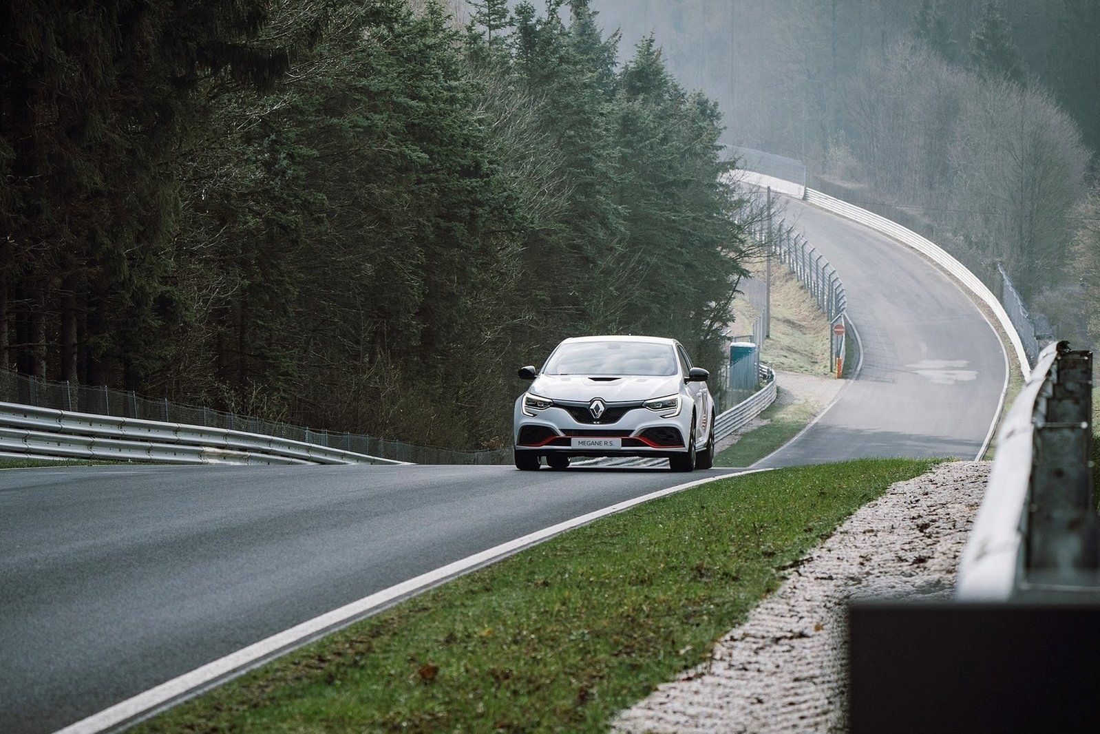 Renault Megane R.S. Trophy-R