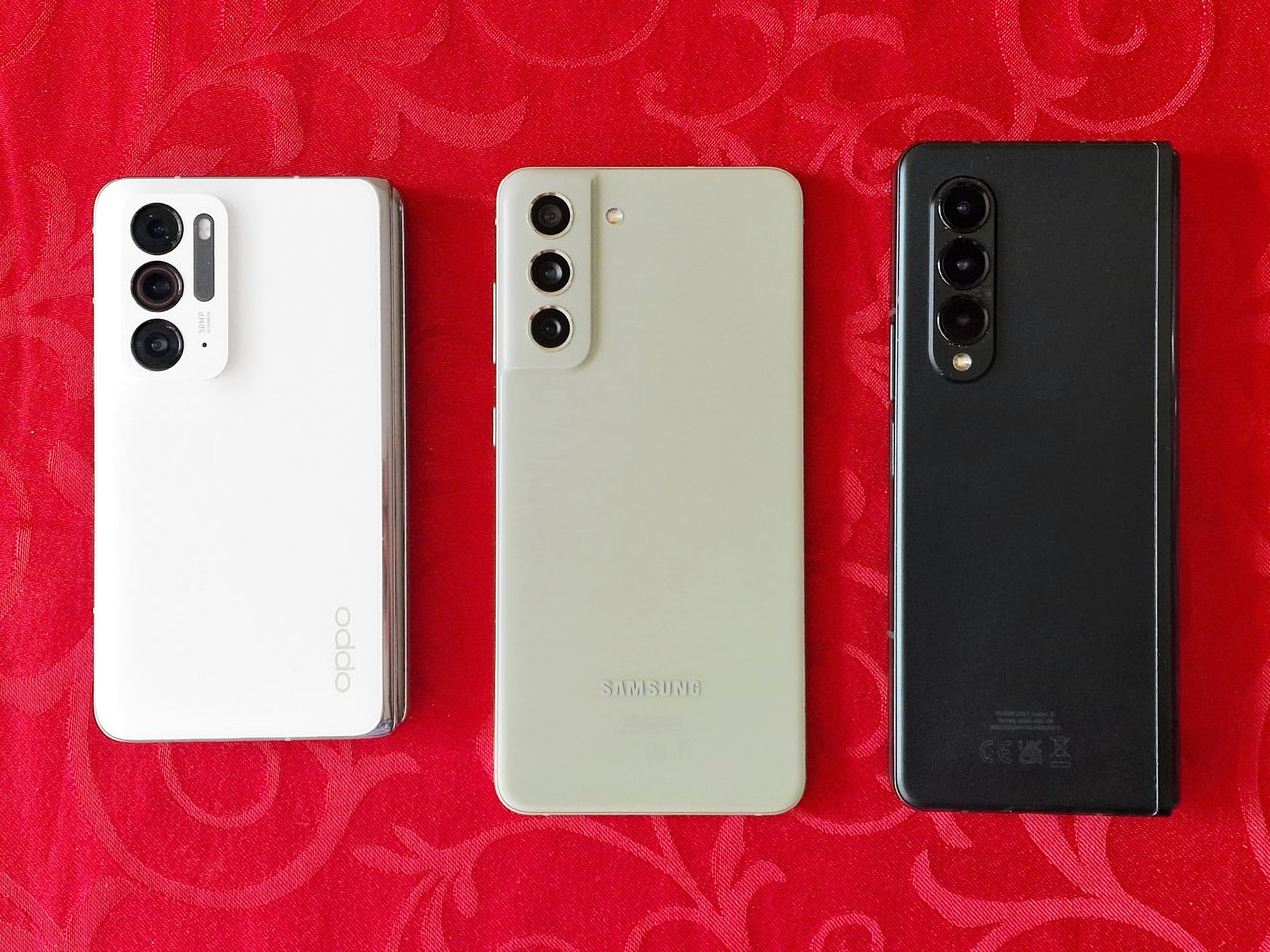 OPPO Find N, Samsung Galaxy S21 FE i Galaxy Z Fold 3