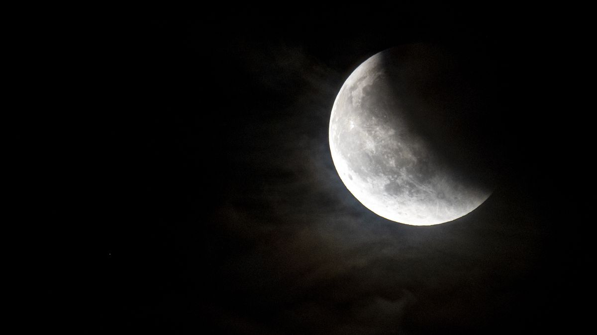 BARCELONA, CATALONIA, SPAIN - SEPTEMBER 07: View of the lunar eclipse, on September 7, 2025, in Barcelona, Catalonia, Spain. During the astronomical phenomenon, the Earth will interpose itself between the Sun and the Moon, casting its shadow on the satellite.  In addition, for a few minutes, the Moon will acquire a characteristic reddish hue, which is popularly known as "Blood Moon". (Photo By Lorena Sopena/Europa Press via Getty Images)