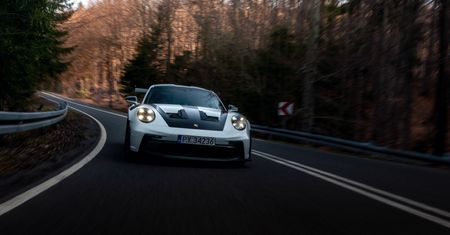 Rynek motoryzacyjny się uspokaja? Ceny aut sportowych mogą to sugerować