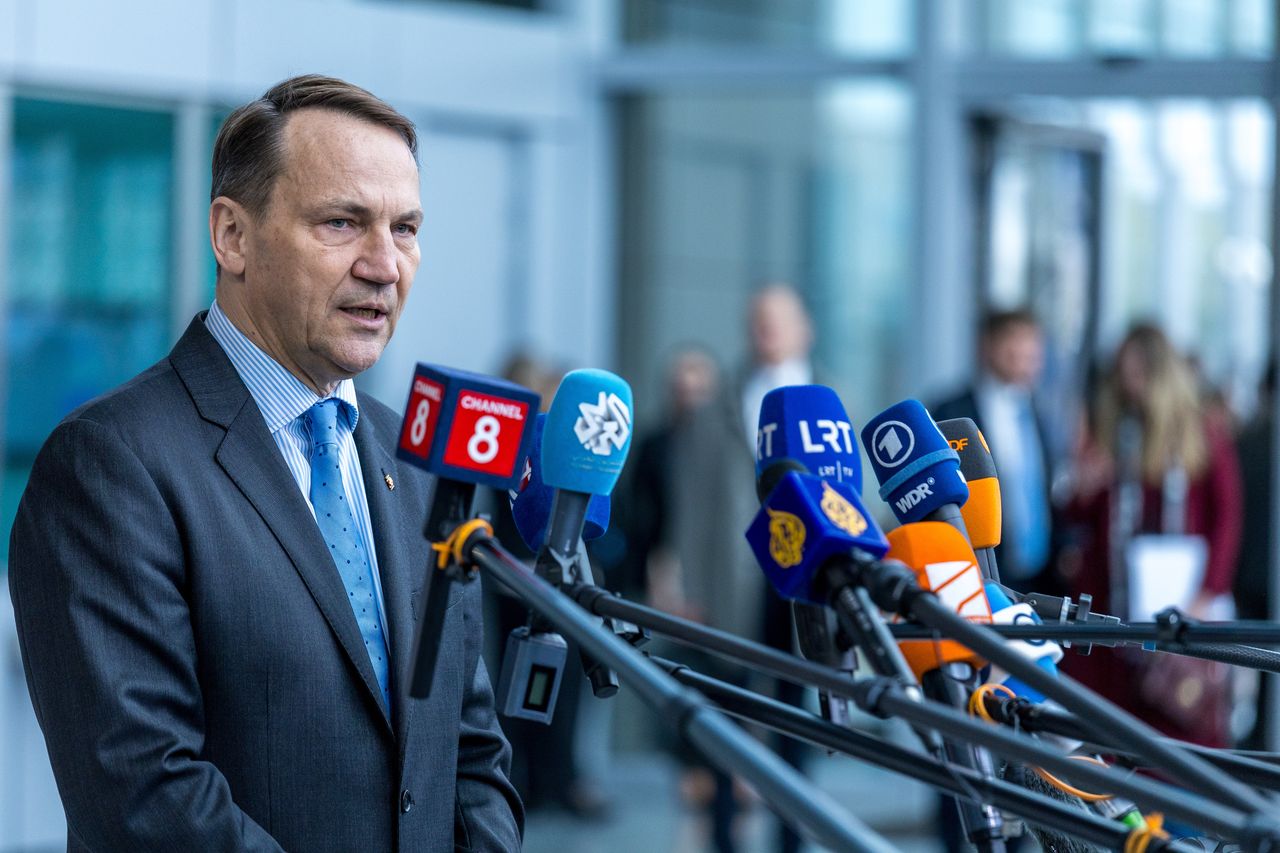 Sikorski wskazał "zagrożenie dla całej Europy"