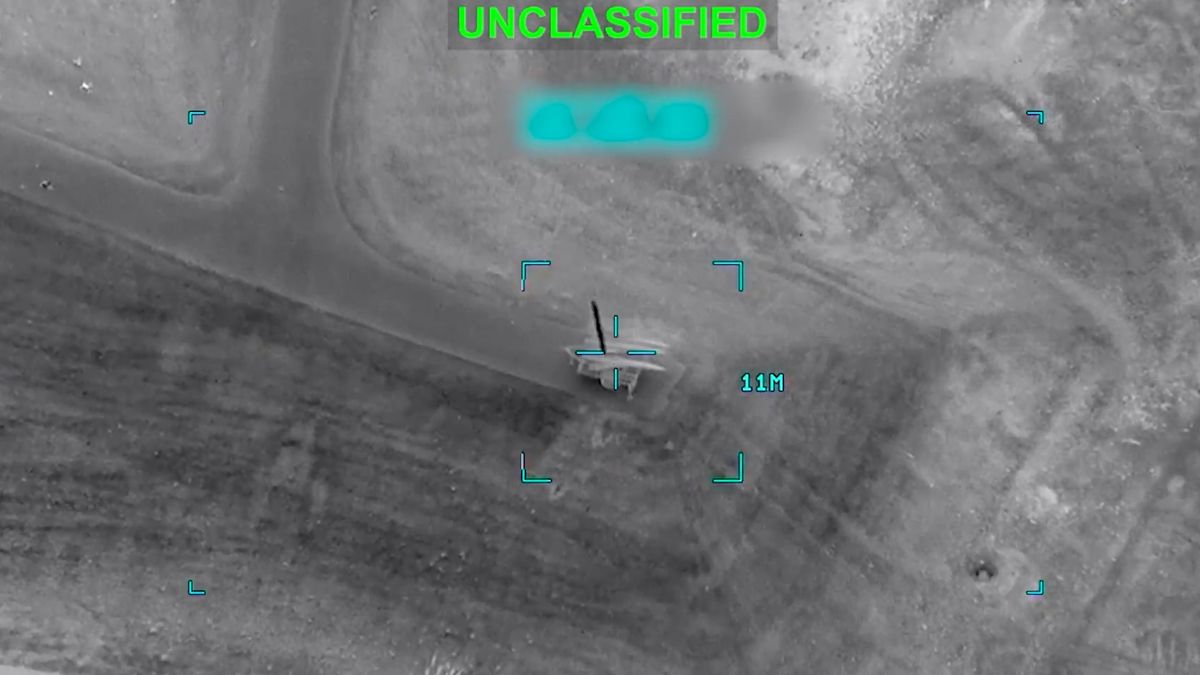 Irańska wyrzutnia systemu MIM-23 HAWK tuż przed zniszczeniem.