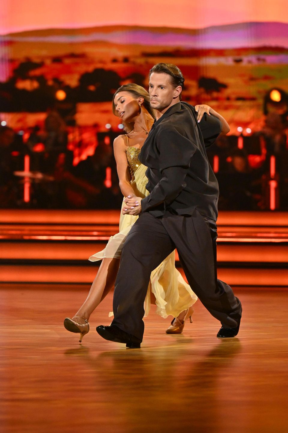 Sebastian Fabijański i Julia Suryś