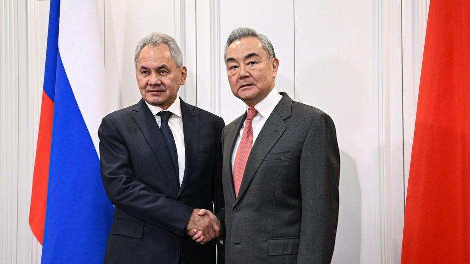 Archiwum zagraniczne East News 2025-12
Russia China Security 9062758 02.12.2025 Russian Security Council Secretary Sergei Shoigu and Chinese Foreign Minister Wang Yi shake hands as they pose for photos before a meeting to discuss a range of military and security issues, in Moscow, Russia. Alexey Maishev / Sputnik Moscow Russia PUBLICATIONxINxGERxSUIxAUTxESTxLTUxLATxNORxSWExDENxNEDxPOLxUKxAUSxONLY Copyright: xAlexeyxMaishevx
IMAGO/Alexey Maishev
