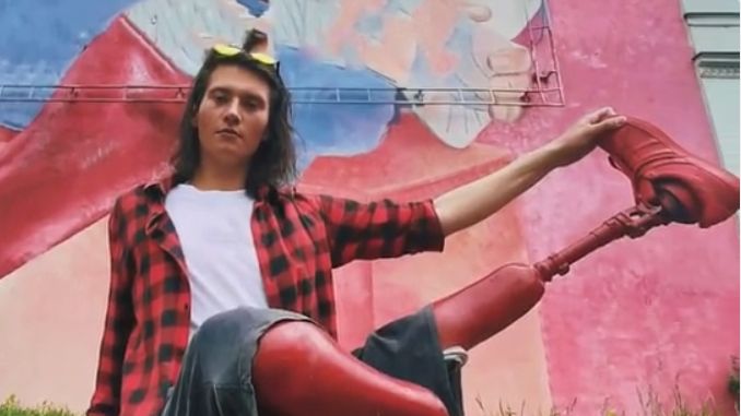 Bartosz Kloch. Uczestnik "Top Model" z protezami nóg
