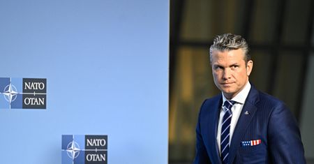 Awaryjne lądowanie Hegseth'a. Podano powód