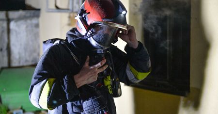 Pożar baraków w Warszawie. Akcja ratunkowa strażaków