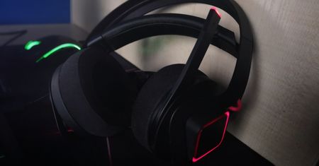 Omen X by HP Mindframe – test słuchawek z funkcją schładzania uszu
