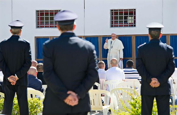 Papież Franciszek pocieszał mężczyznę, któremu mafia zamordowała syna