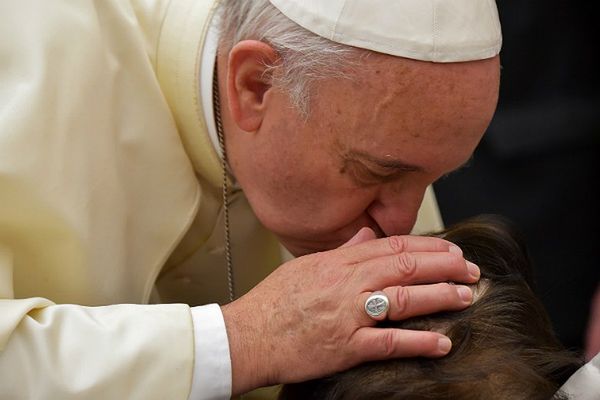 Papież Franciszek pozdrowił Polaków podczas spotkania z wiernymi w Watykanie