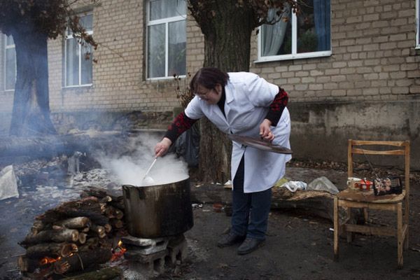 Amnesty International: ukraińscy ochotnicy blokują pomoc humanitarną do Donbasu