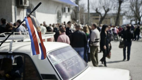 Kolejka do urzędu wydającego rosyjskie paszporty