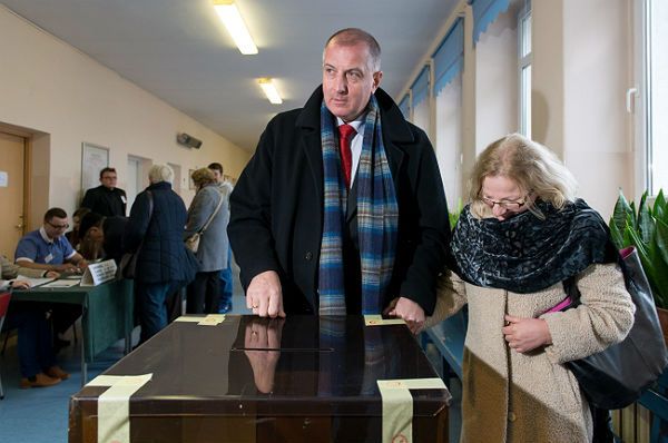 Druga tura wyborów na prezydenta Wrocławia. Urzędujący prezydent zmierzy się z kandydatką PiS