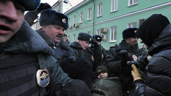 Protest pod Duma skończył się bitwą z policją