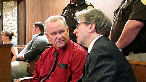 Arledge, z lewej, przesiedział w więzieniu 29 za zbrodnię, której nie popełnił