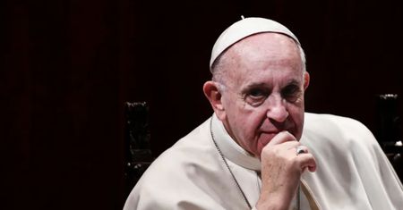Ważny kościelny hierarcha molestował nieletnią? Papież reaguje