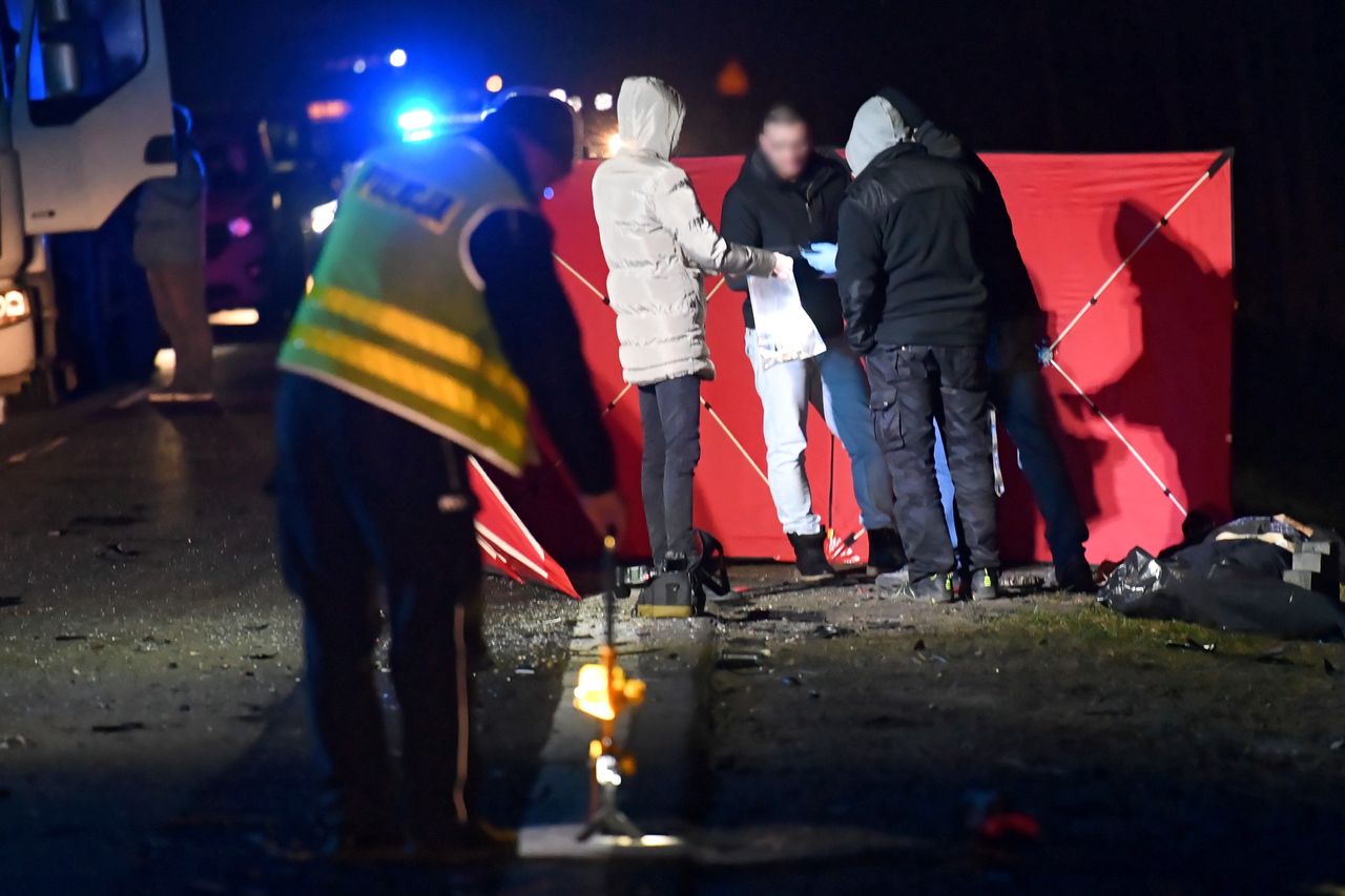 Marki. Tragiczny wypadek na drodze nr 631. Nie żyje jedna osoba